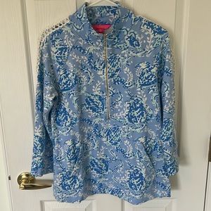 Womens pullover size medium